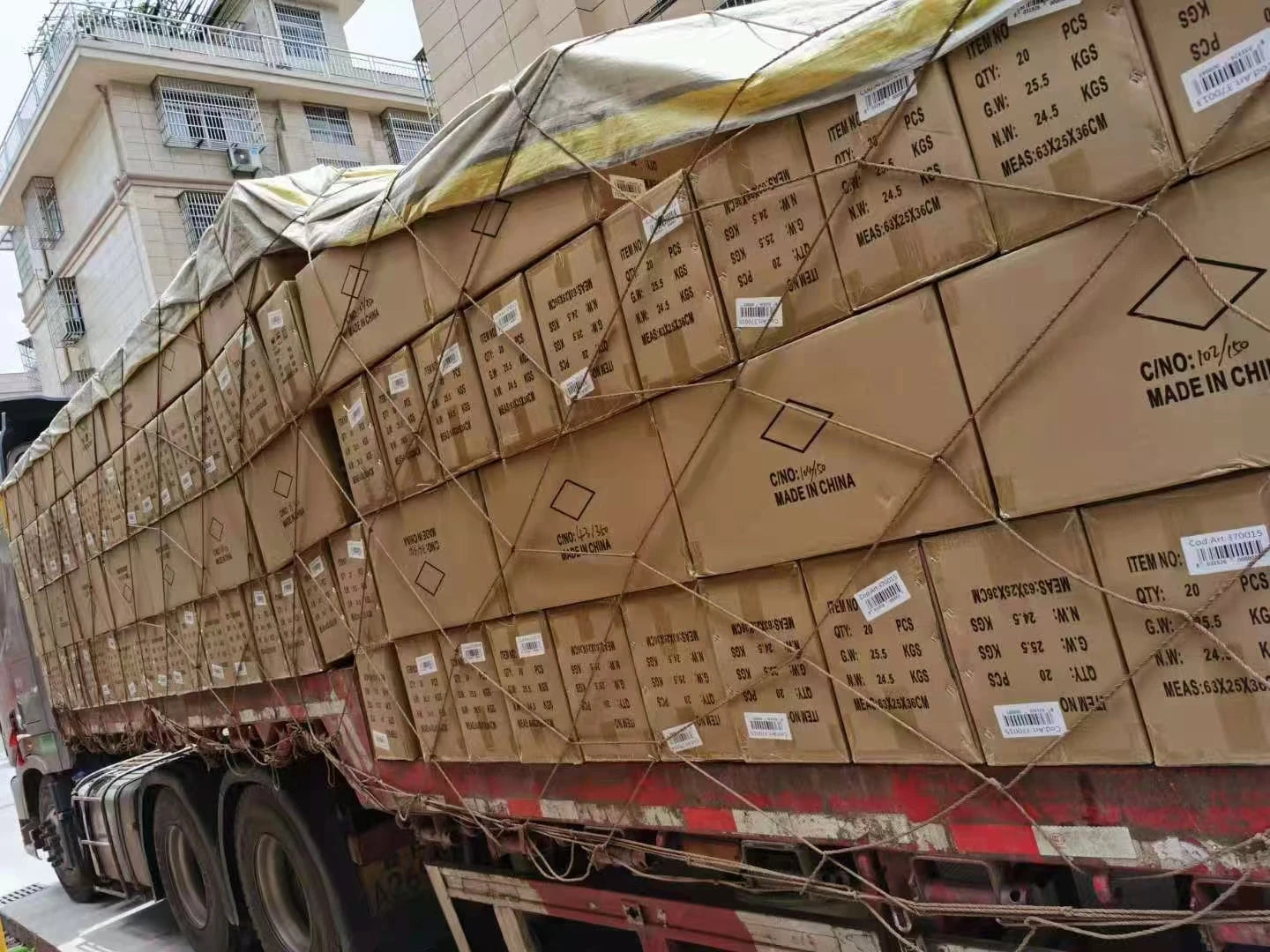 Emergency Shelter: Durable & Weather-Resistant Disaster Relief Tent: Spacious & Quick Setup